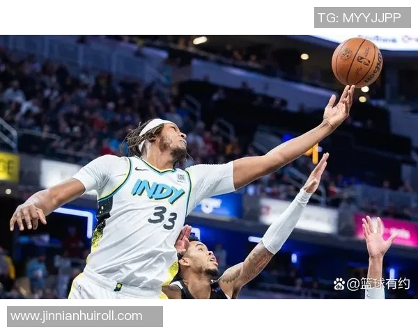 费尔斯半场表现出色8中5三分2中1贡献12分并送出3次助攻 费尔斯半场表现出色8中5三分2中1贡献12分并送出3次助攻