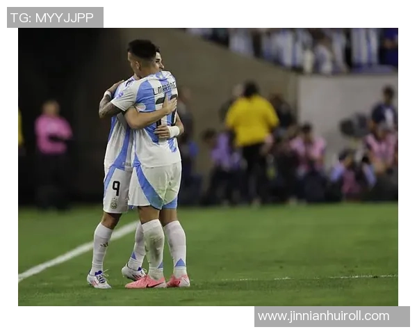 帕斯谈与劳塔罗阿尔瓦雷斯搭档踢球的轻松与挑战克服之道