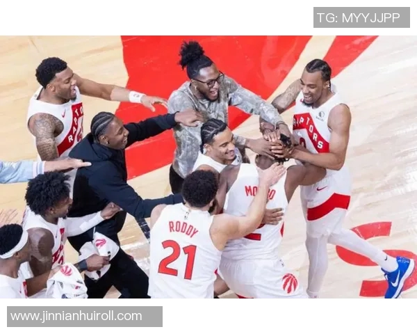 文班亚马半场表现抢眼8中4斩获15分5篮板3助攻1抢断4盖帽展现统治力