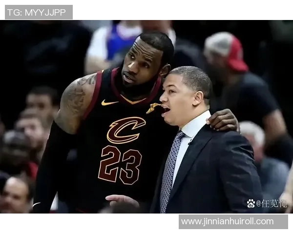 末节未上场科林斯卢指导称阵容节奏良好他表现无可指责