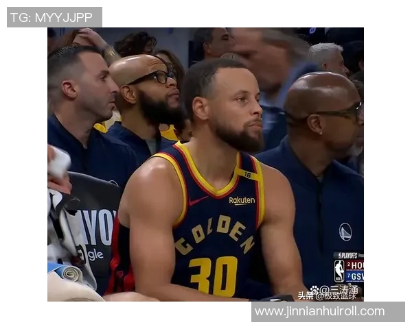 库里三分命中数达138次超越米切尔成赛季第一少打六场比赛展现实力 库里三分命中数达138次超越米切尔成赛季第一少打六场比赛展现实力